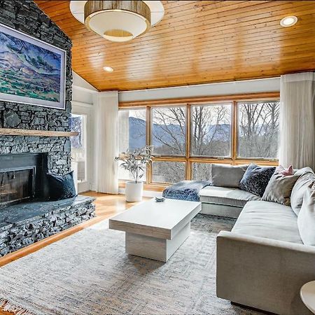 Lux Retro Getaway W/ Ober & Smoky Mtn Views! Villa Гетлинбург Екстериор снимка
